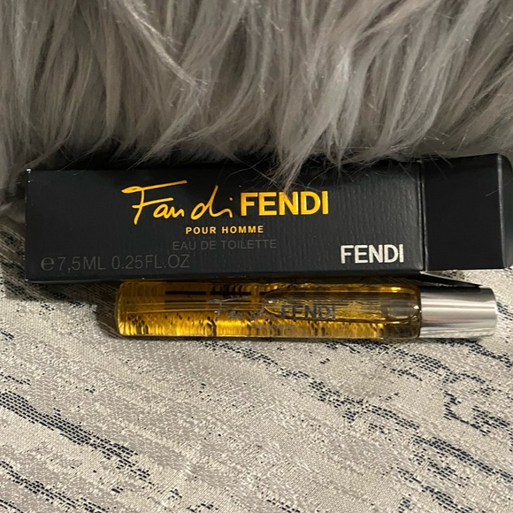 🔥DIOR Cosmetic Bag Bundle EUC - Picture 4 of 11